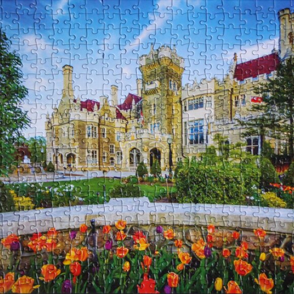 Casa Loma, 500 piece puzzle, The Canadian Group, Sure-Lox - Picture 1 of 3